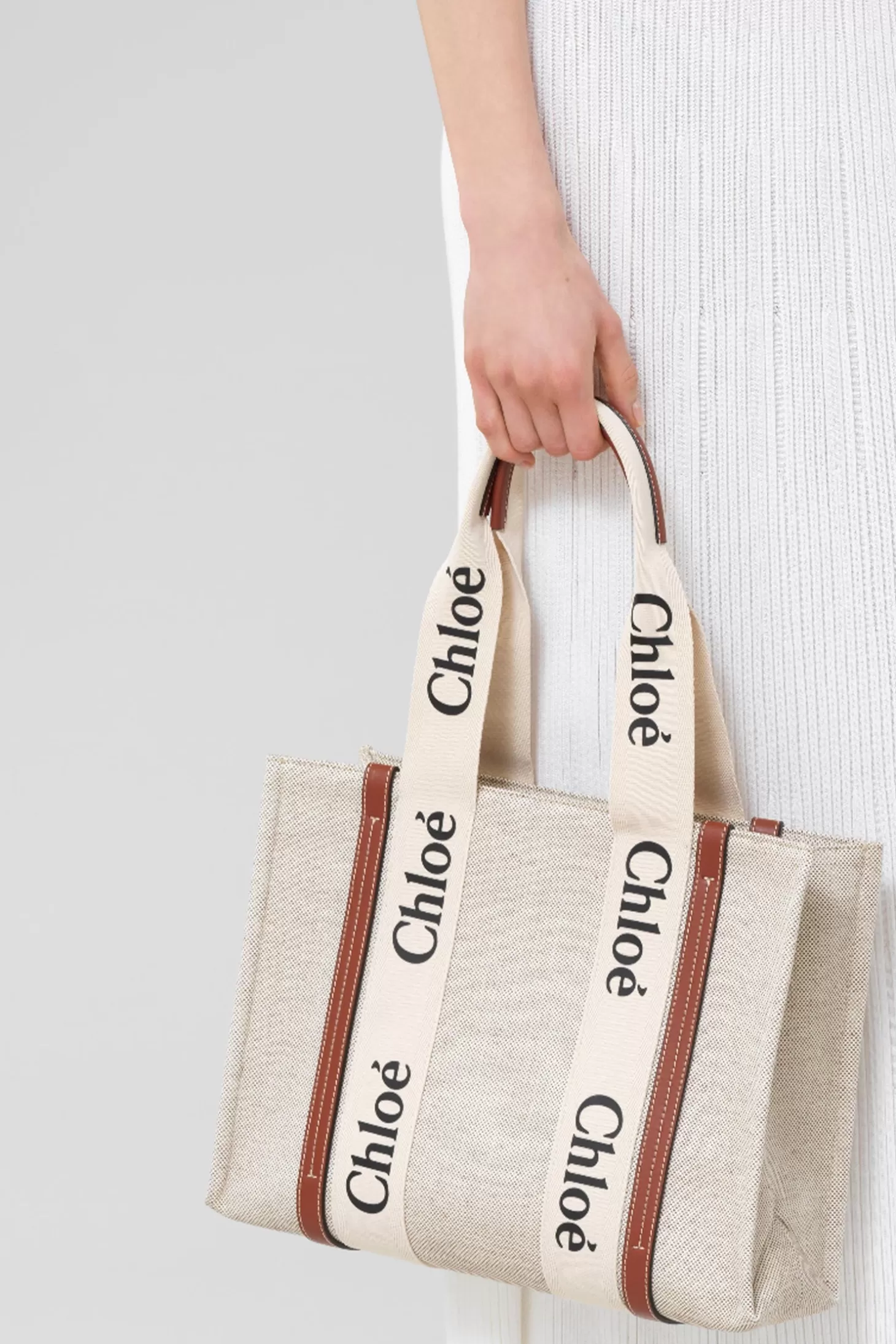 Tote<CHLOÉ WOODY MEDIUM TOTE WhiteandBrown